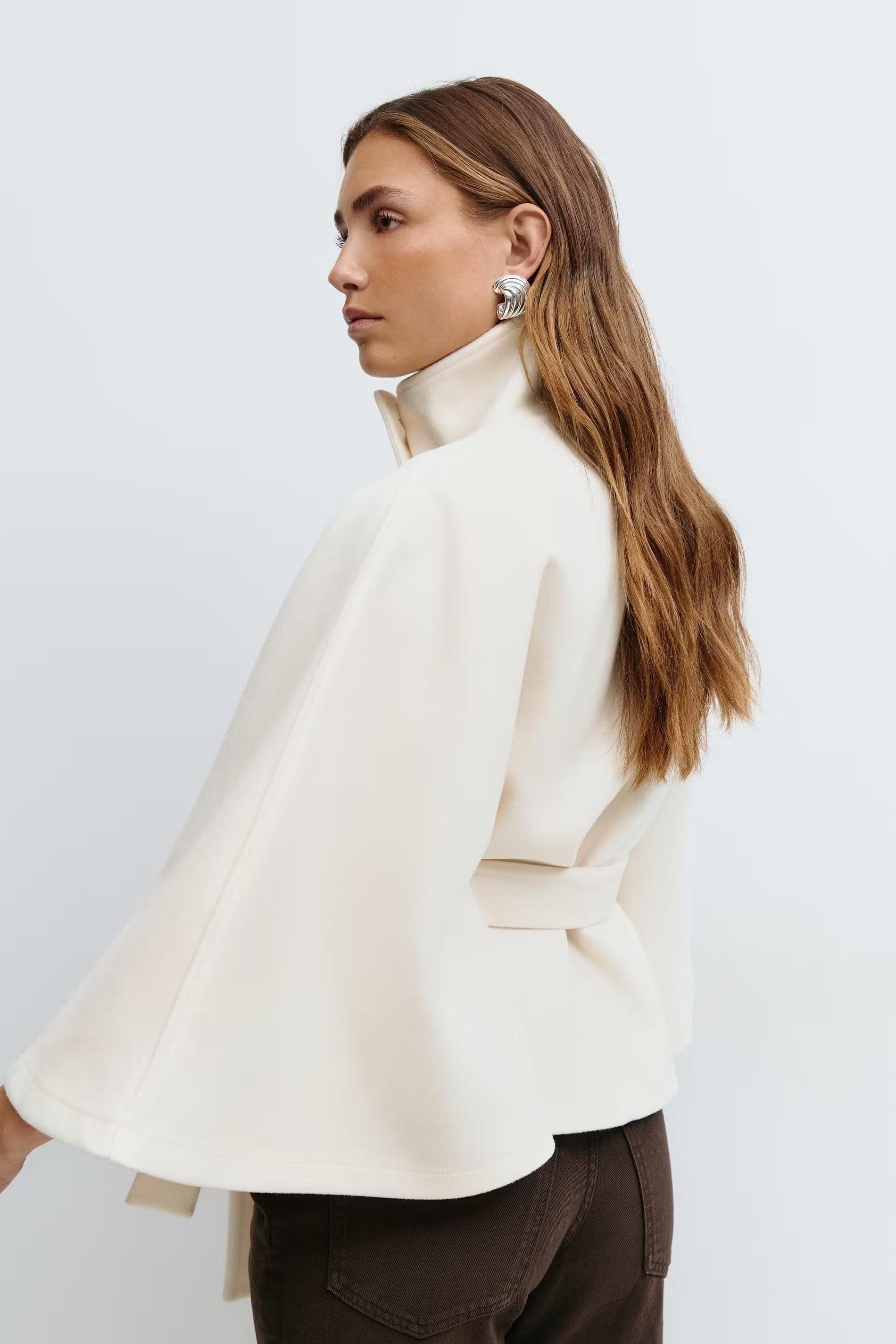 Dames Cape Jas Met Ceintuur En Hoge Kraag