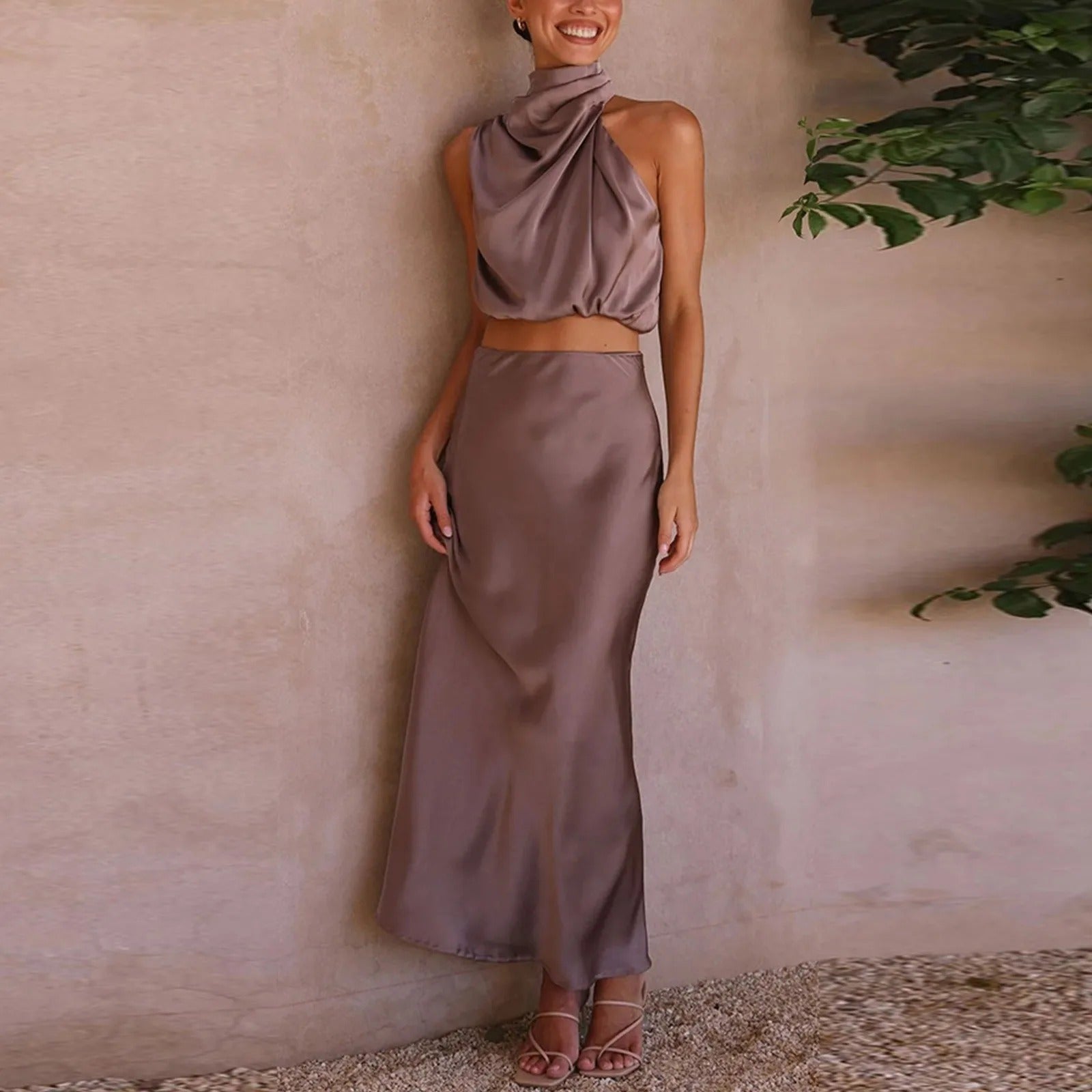 Mabel Elegante dames set met hoge hals en maxi-rok