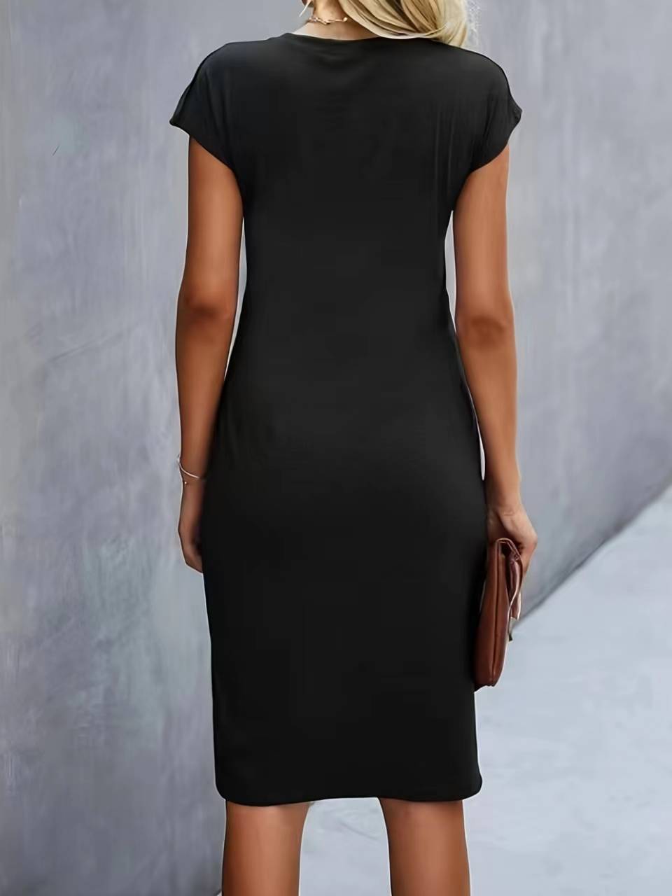 Lenora Dames midi jurk met korte mouwen en plooidetail