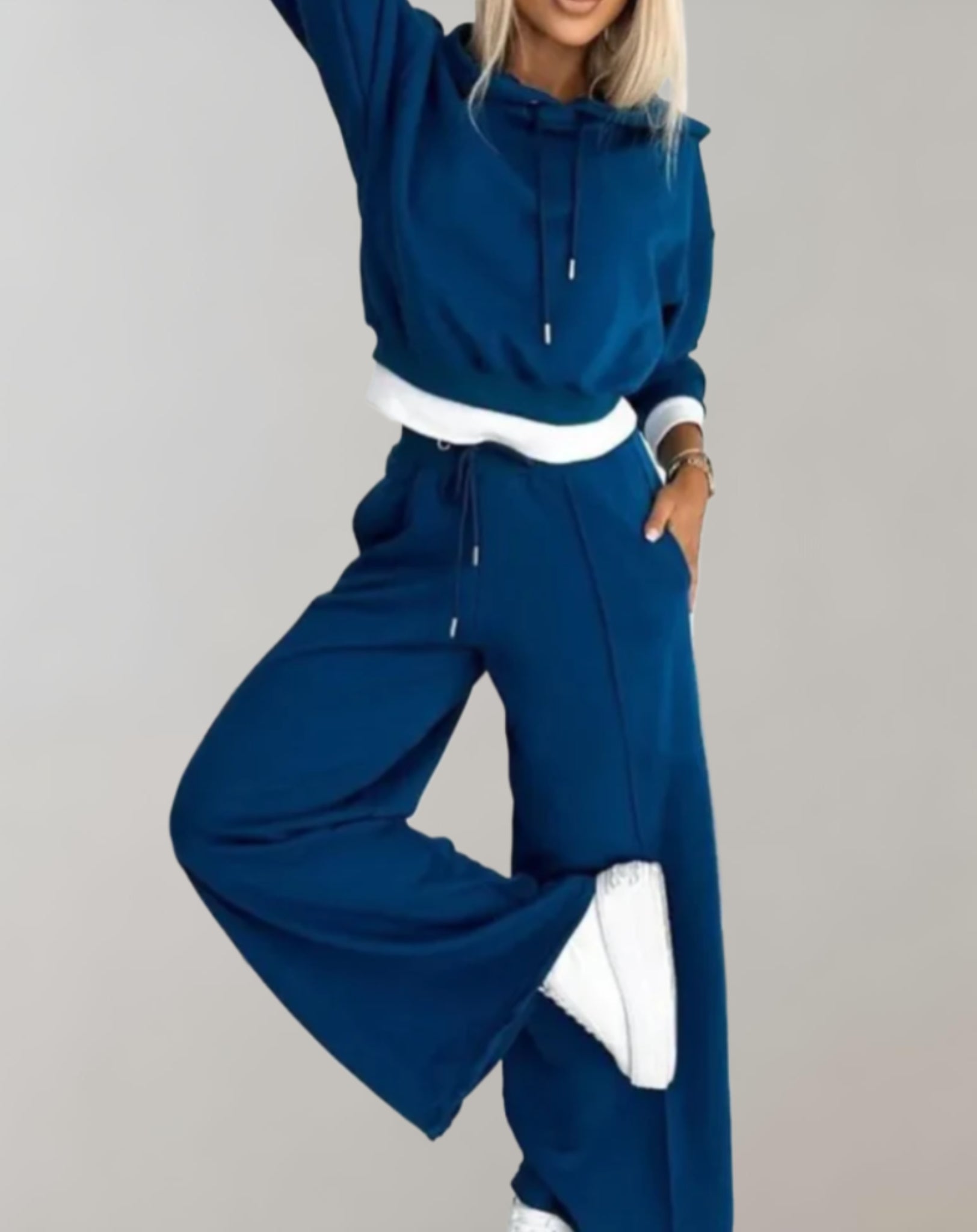 Liz Twee-delige dames loungeset met cropped hoodie en broek